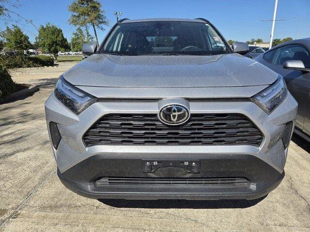 Used 2025 Silver Sky Metallic Toyota XLE image 2