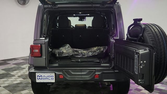 Used 2025 Gray Jeep Sahara 4xe image 19