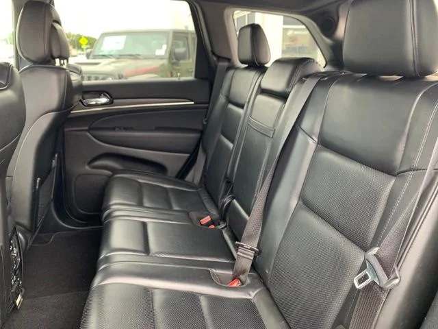 Used 2019 Silver Jeep Overland image 6