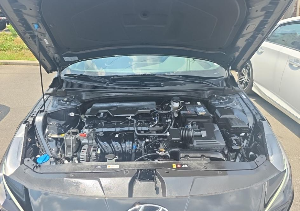 Used 2023 Black Hyundai SEL image 17