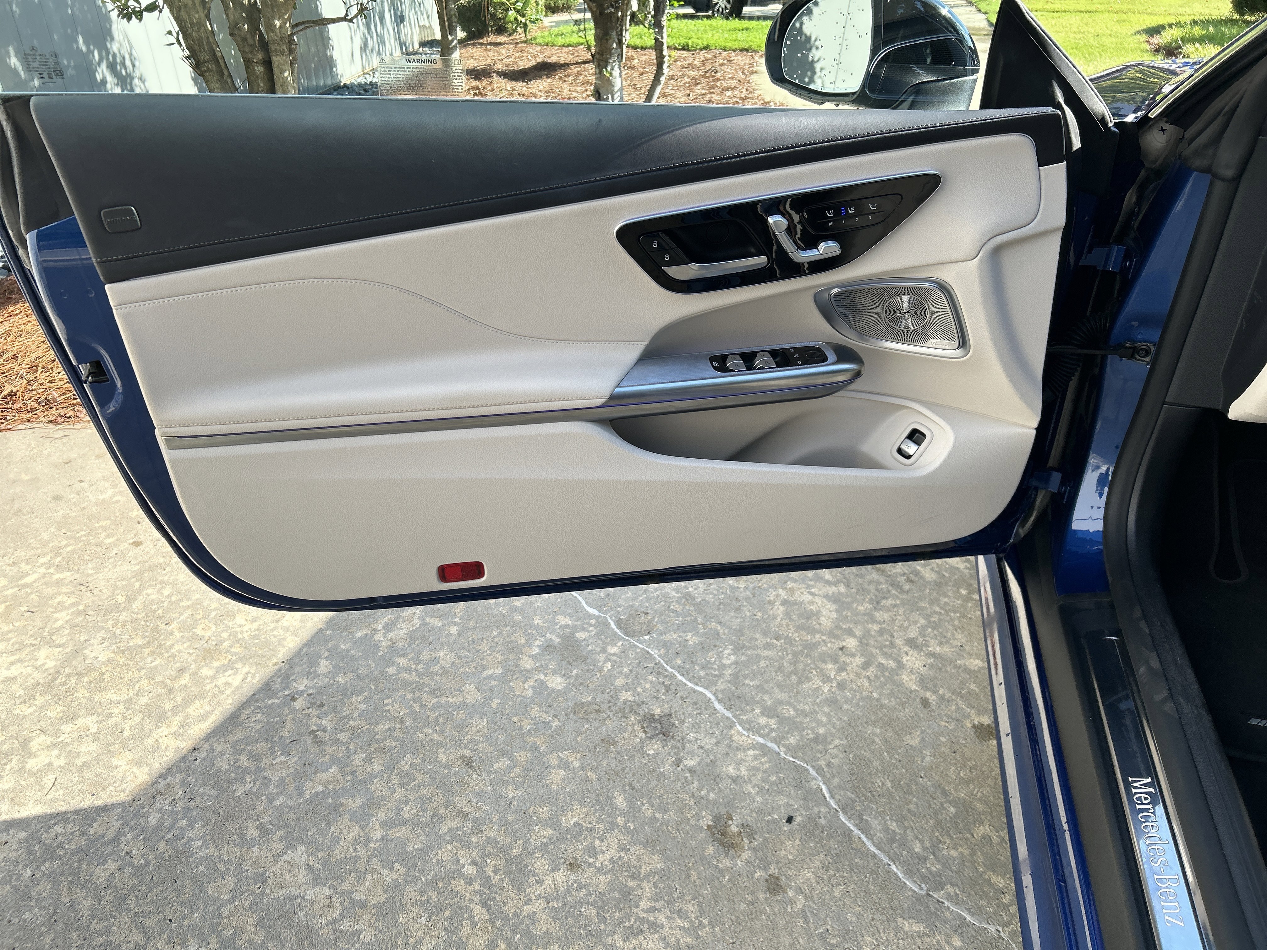 Certified Used 2025 Sterling Blue Metallic Mercedes-Benz CLE 300 4MATIC® Cabriolet image 29