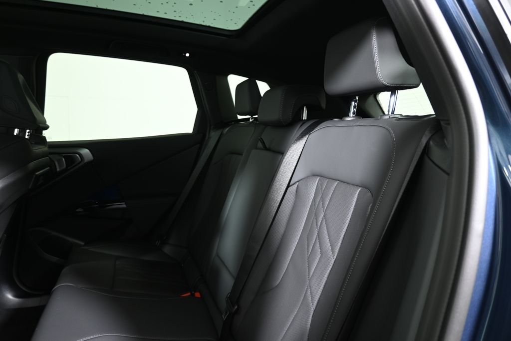 Used 2026 Blue Metallic BMW 30 xDrive image 4