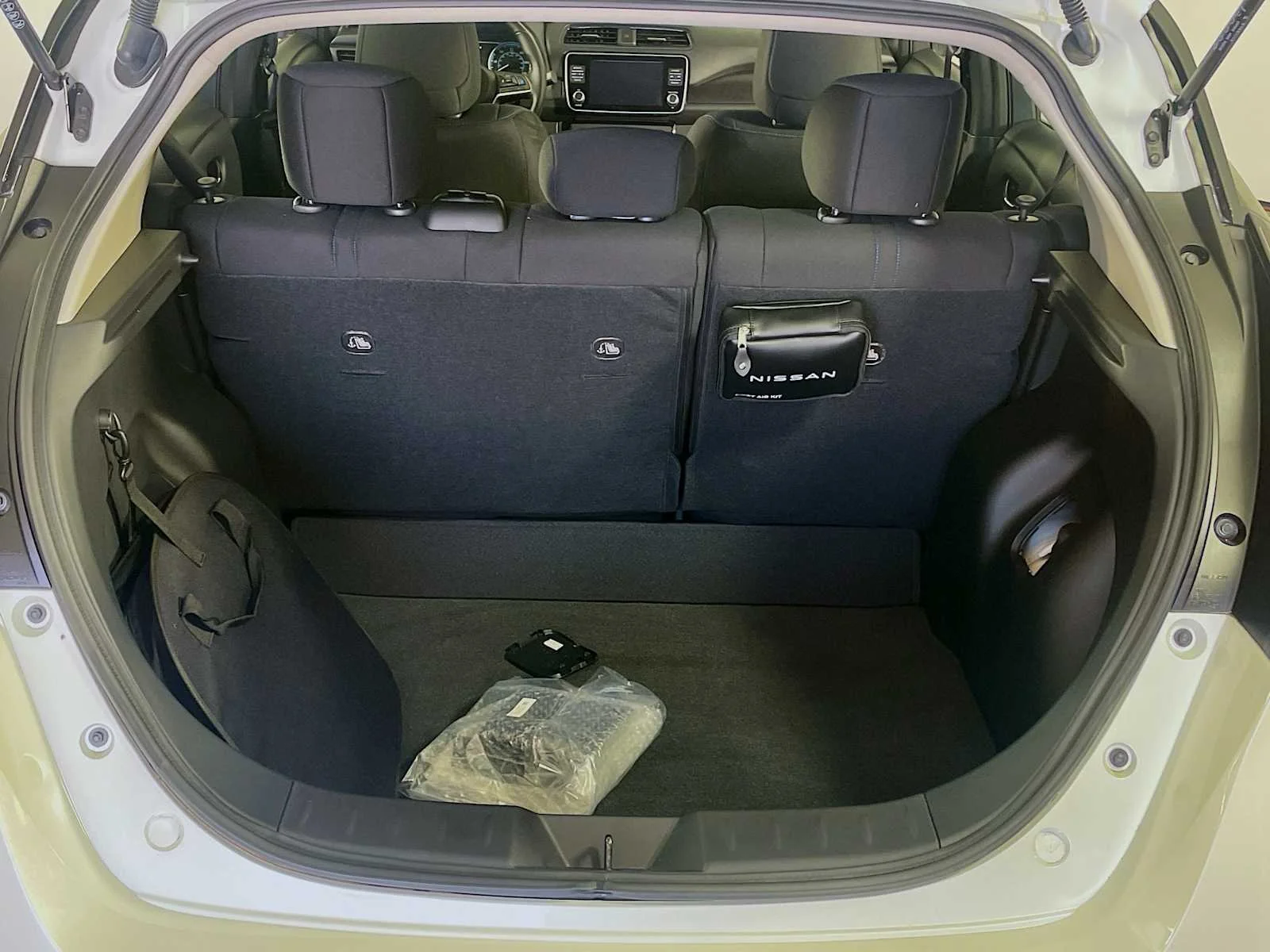 Used 2025 Super Black/Pearl White Nissan SV PLUS image 23