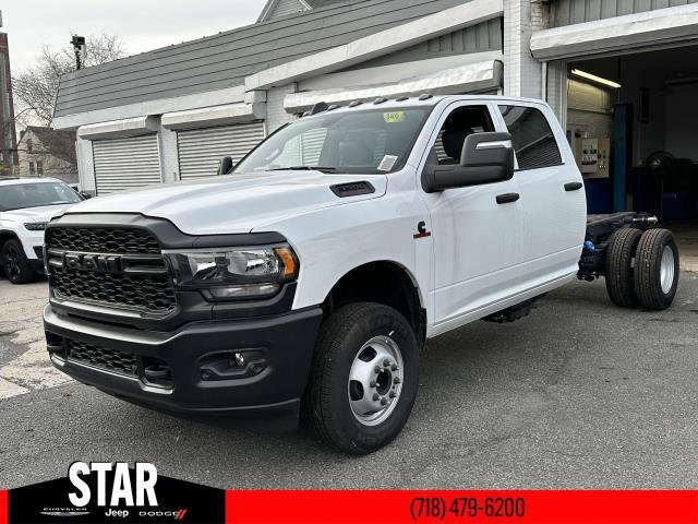 New 2024 Bright White Clear-Coat Exterior Paint RAM Tradesman image 7