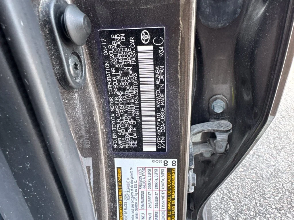 Used 2018 Gray Toyota LE image 14