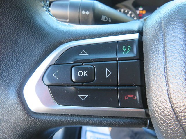 Used 2022 Granite Crystal Metallic Clearcoat Jeep Latitude image 27