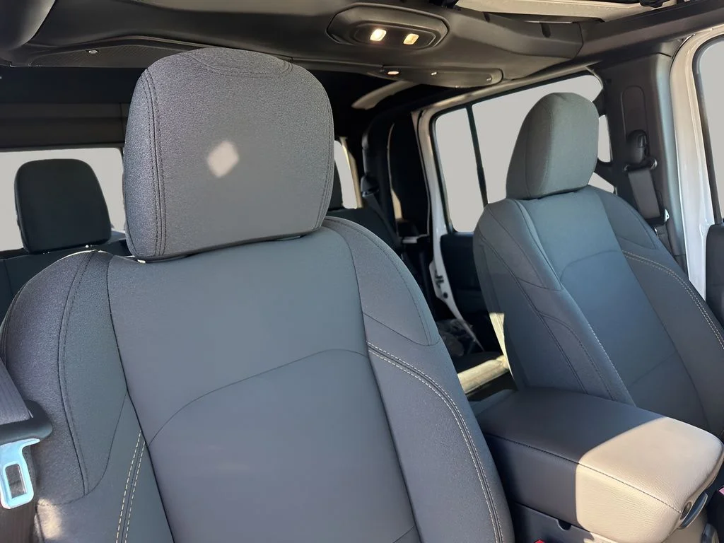New 2025 Bright White Clear-Coat Exterior Paint Jeep Willys image 18