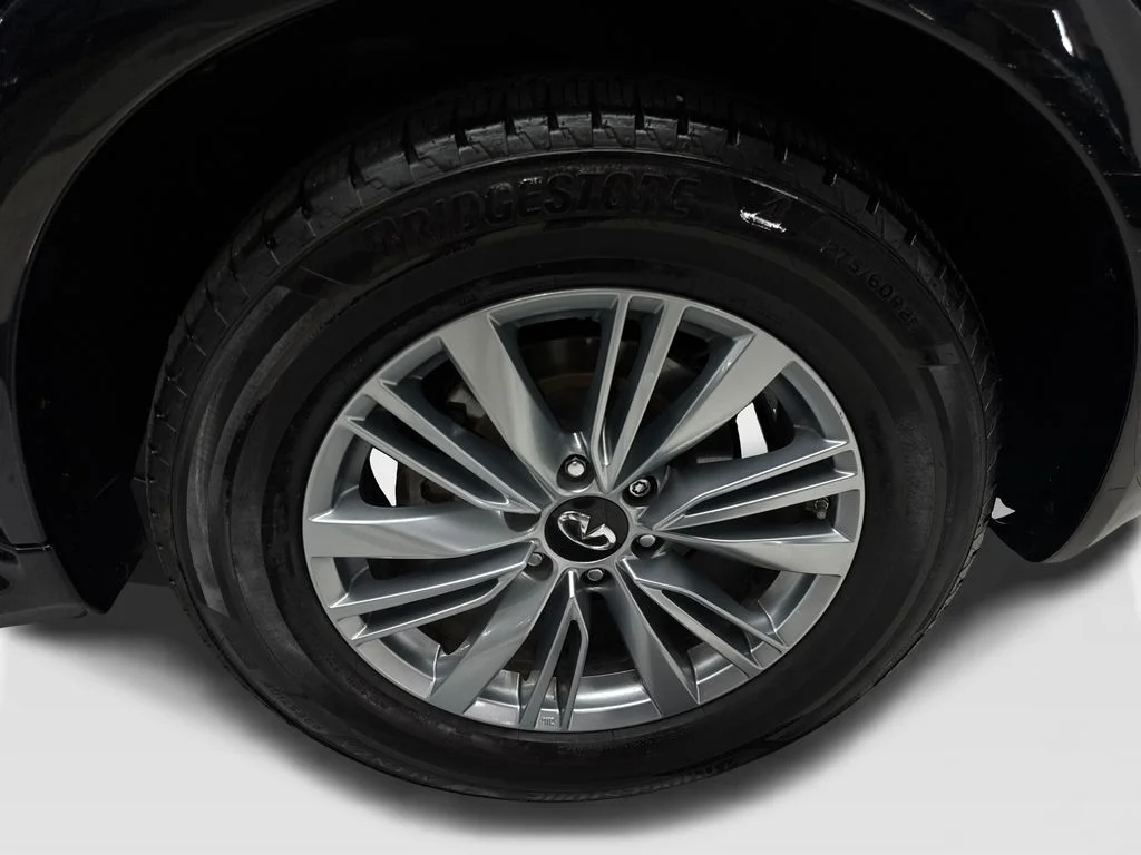Used 2023 Black INFINITI LUXE image 94