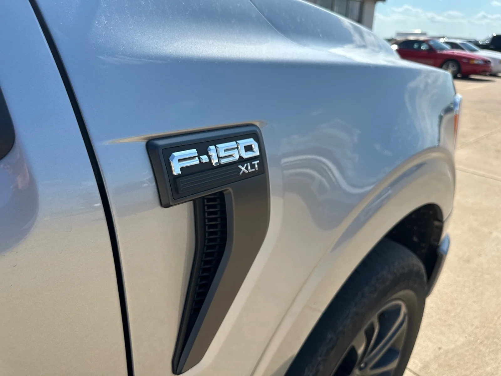 Used 2022 Iconic Silver Metallic Ford XLT image 5