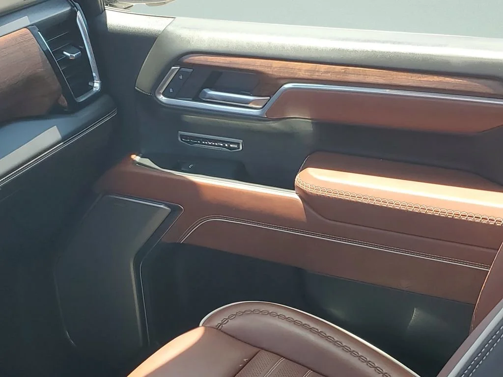 Used 2025 Thunderstorm Gray GMC Denali Ultimate image 13