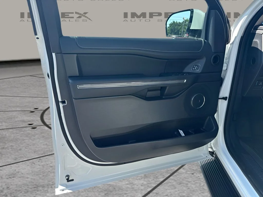 Used 2024 White Ford XLT image 19