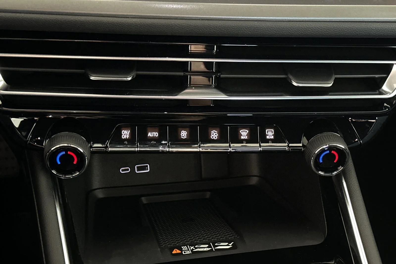 New 2027 Mosaic Black Metallic Chevrolet LT image 21