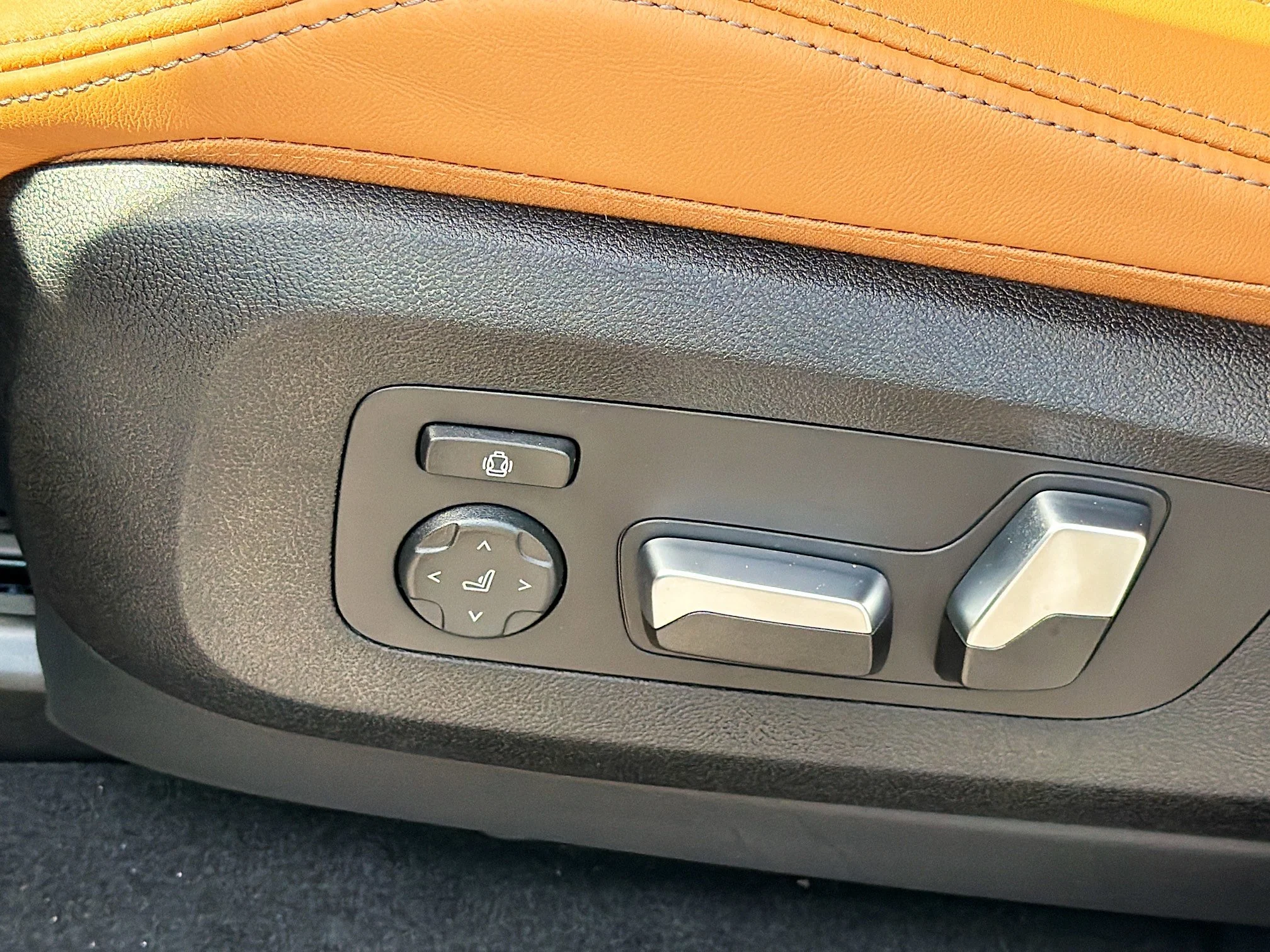 New 2026 Brooklyn Grey Metallic BMW xDrive40i image 24