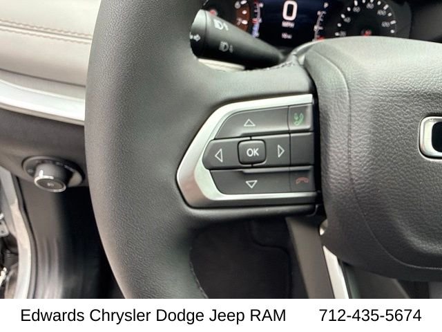 New 2026 Silver Zynith Metallic Clear-Coat Exterior Paint Jeep Limited image 18