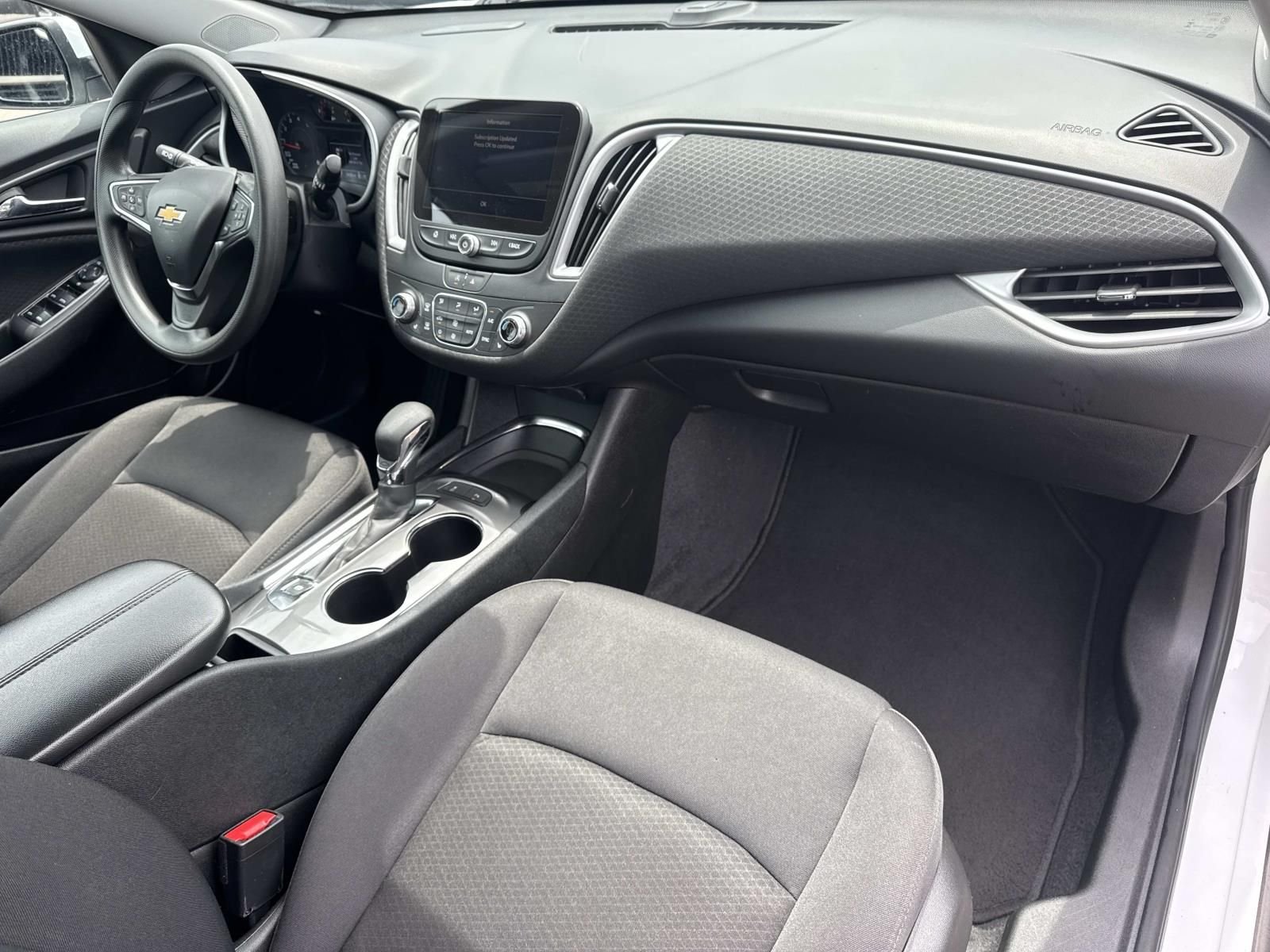Used 2025 White Chevrolet LT image 11