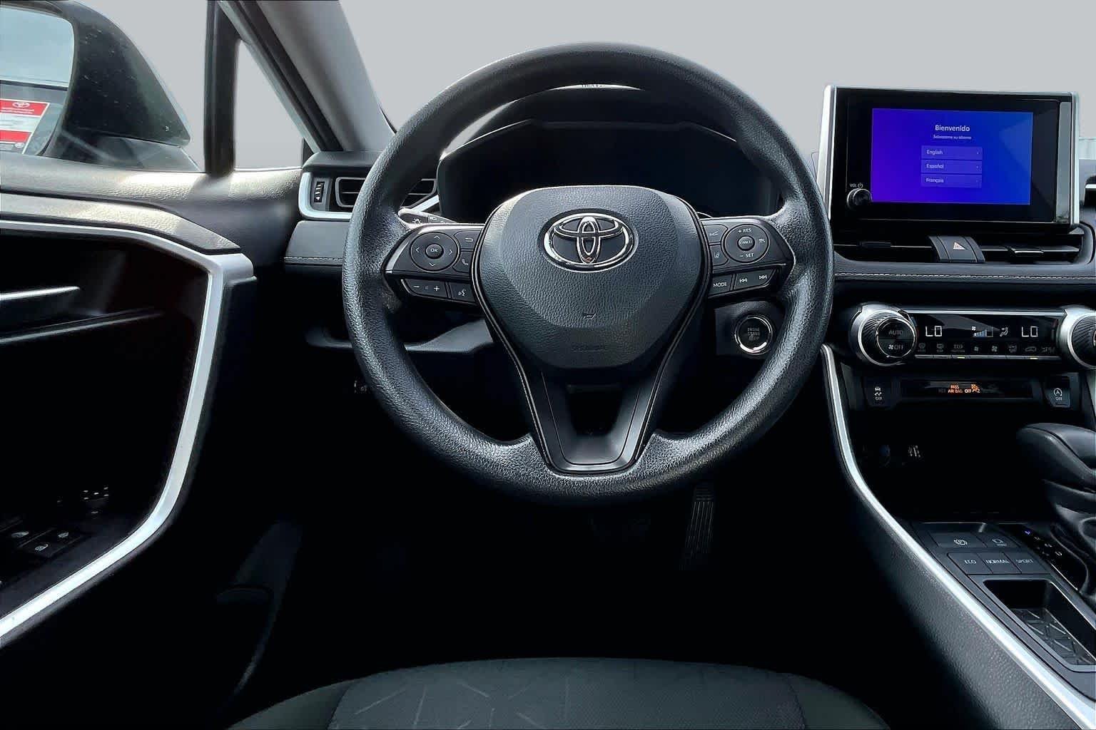 Used 2025 Ice Cap Toyota XLE image 11