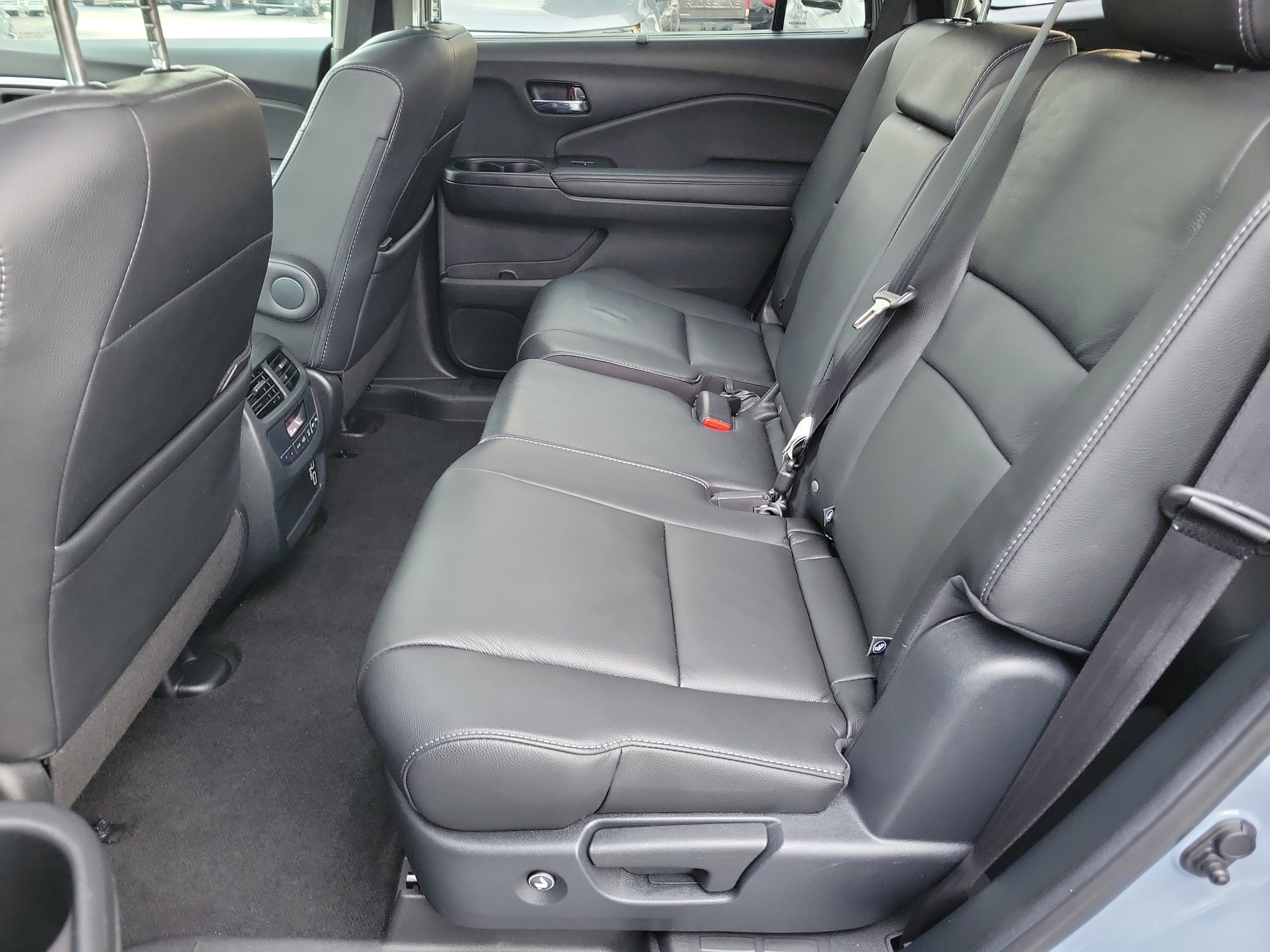 2022 Honda Pilot SE - Photo 43