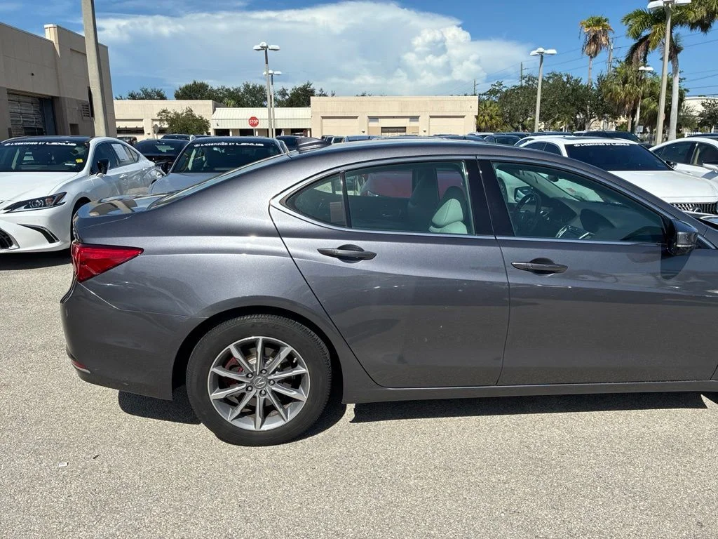 Used 2018  Acura 2.4L image 5