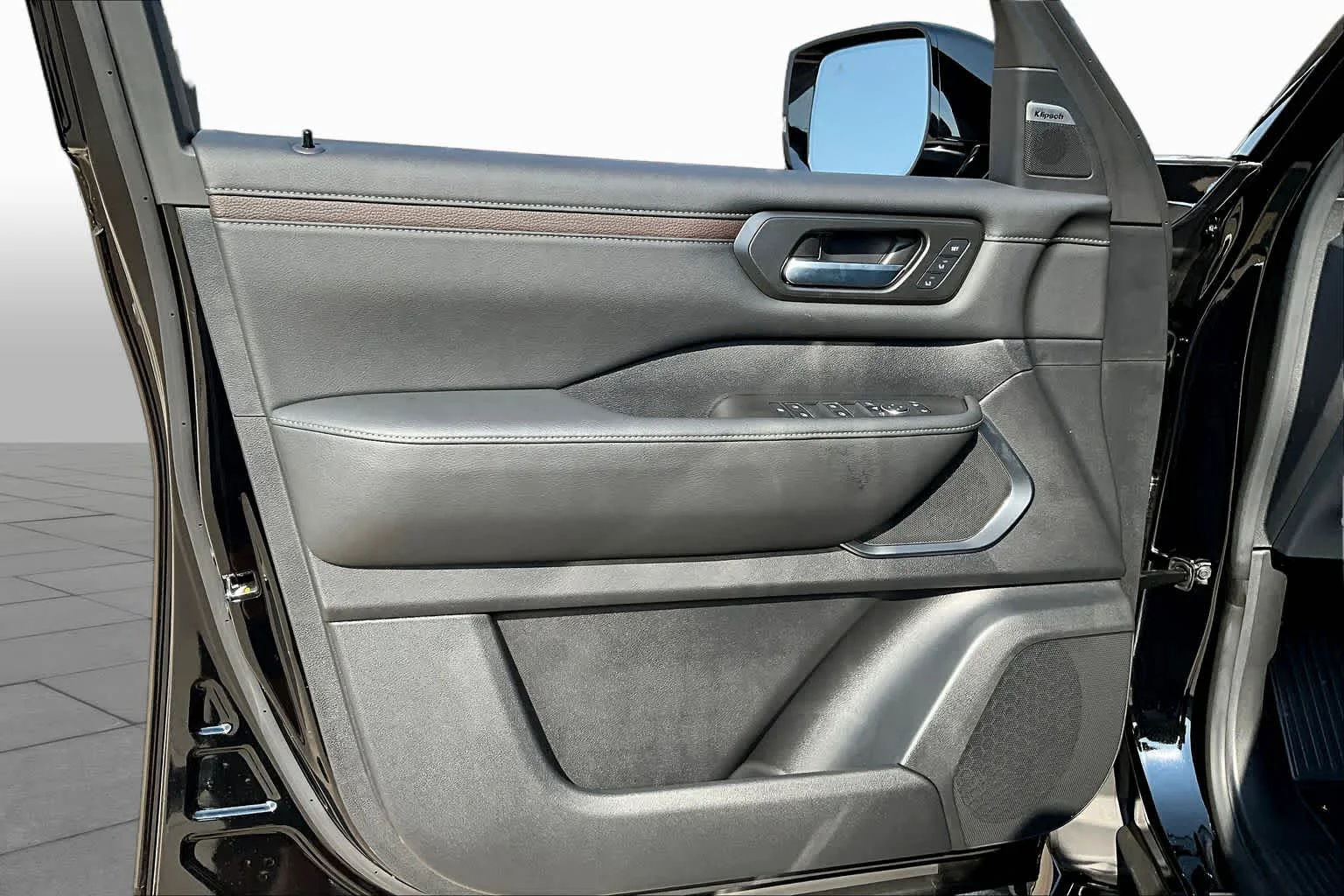 2025 Nissan Armada Platinum Reserve - Photo 10