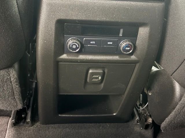 Used 2018 White Chevrolet LT image 12