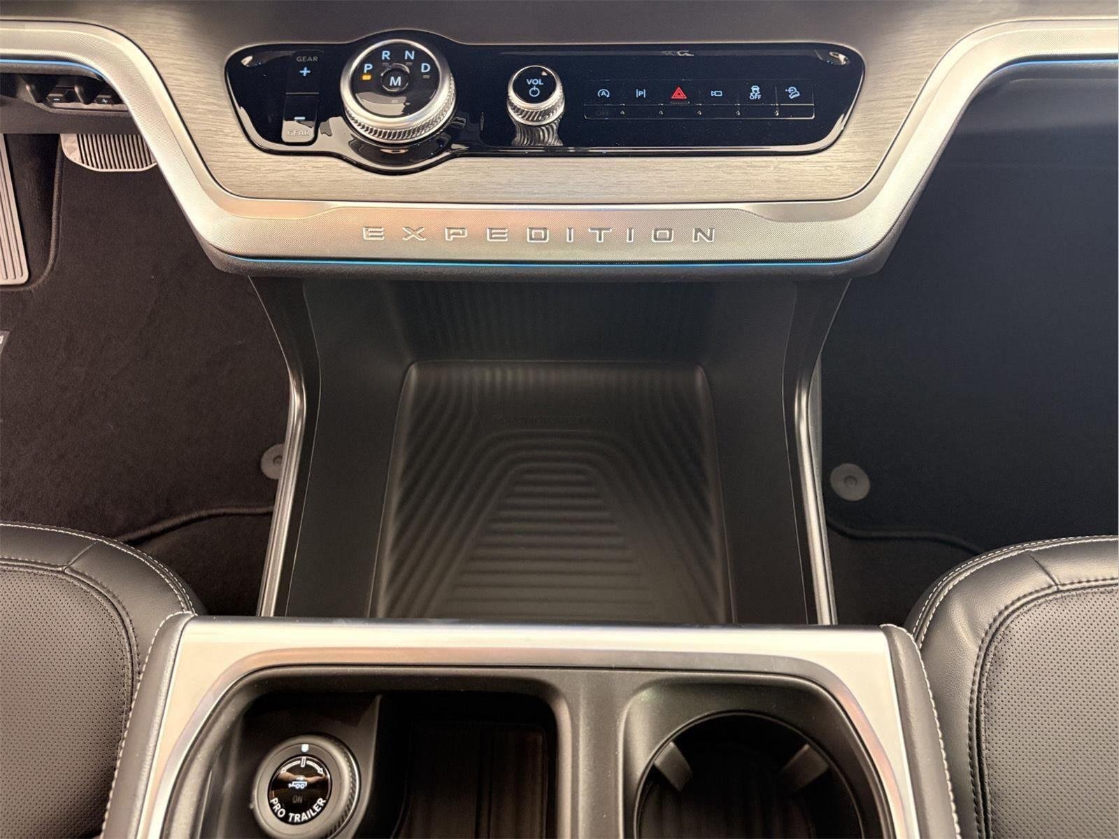 New 2026 Glacier Gray Metallic Tri-Coat Ford Platinum® image 36