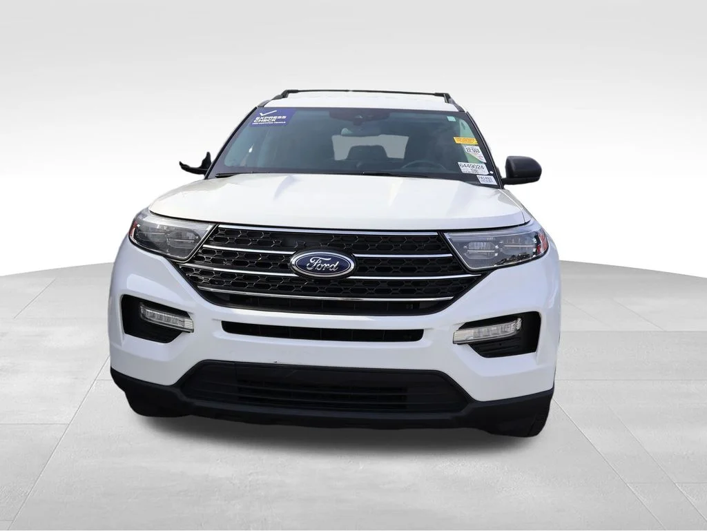Used 2023 White Metallic Ford XLT image 6