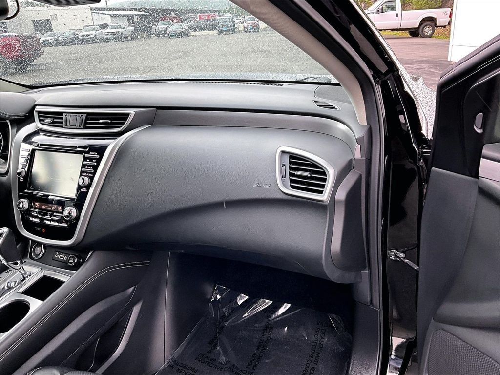 Used 2021 Black Nissan SL image 13
