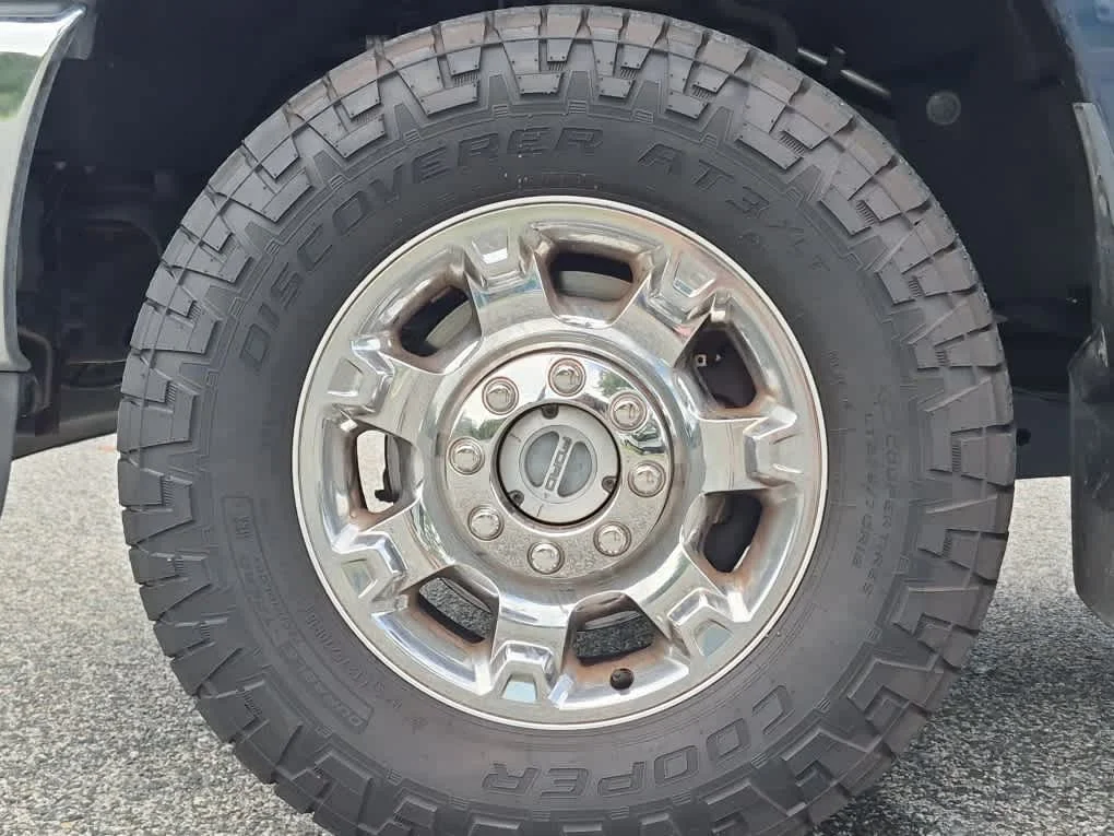 Used 2016 Blue Jeans Metallic Ford XLT image 6