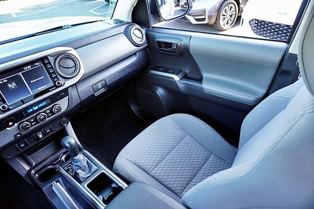 Used 2022 Silver Toyota SR5 image 22