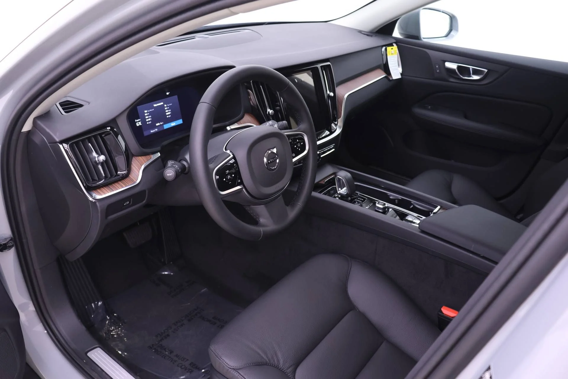 New 2026 Vapour Grey Volvo Plus image 6
