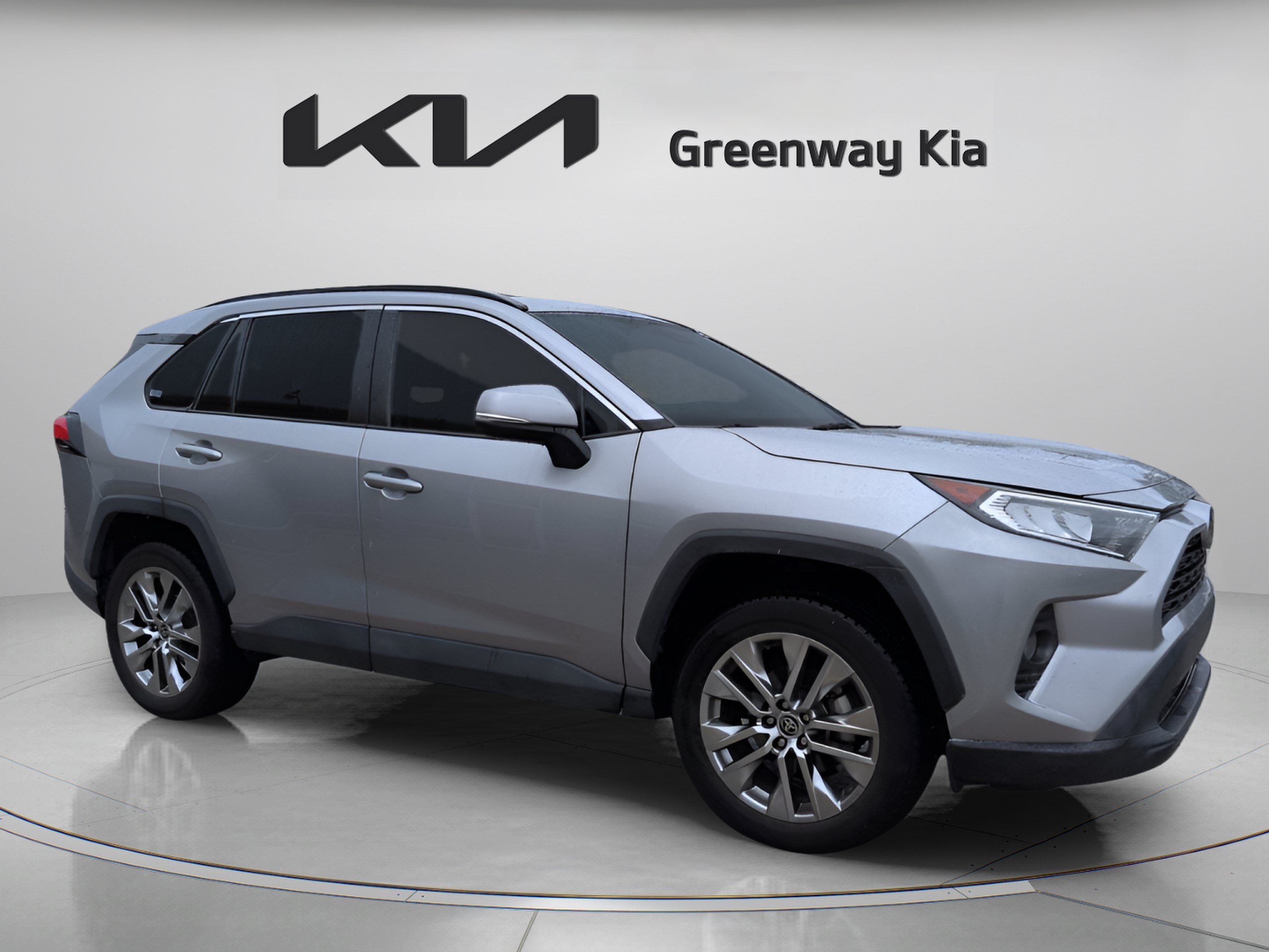 Used 2021 Silver Sky Metallic Toyota XLE Premium image 1