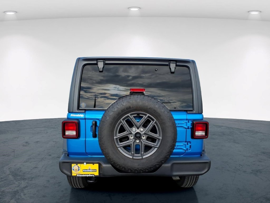 Used 2024 Blue Jeep Sport S image 10