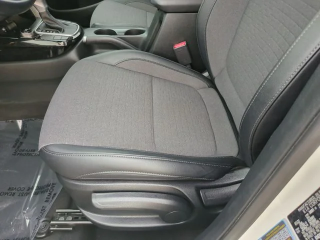 Used 2023 White Kia S image 16