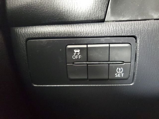 Used 2018 Red Mazda Sport image 34