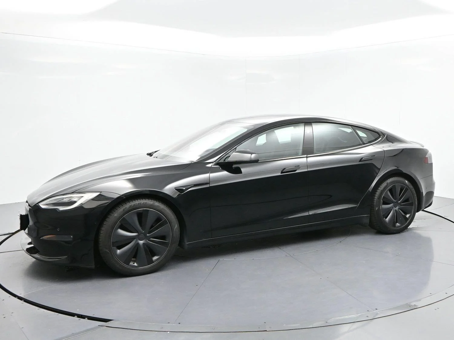Used 2021 Black Tesla Plaid image 4