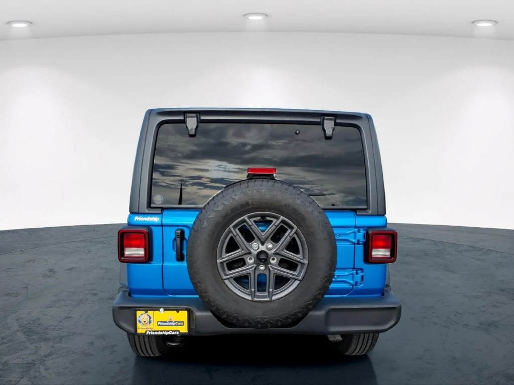 Used 2024 Blue Jeep Sport S image 10