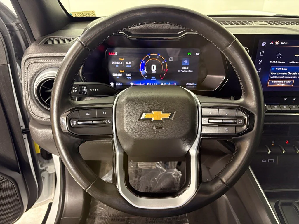 Used 2024 Summit White Chevrolet LT image 18
