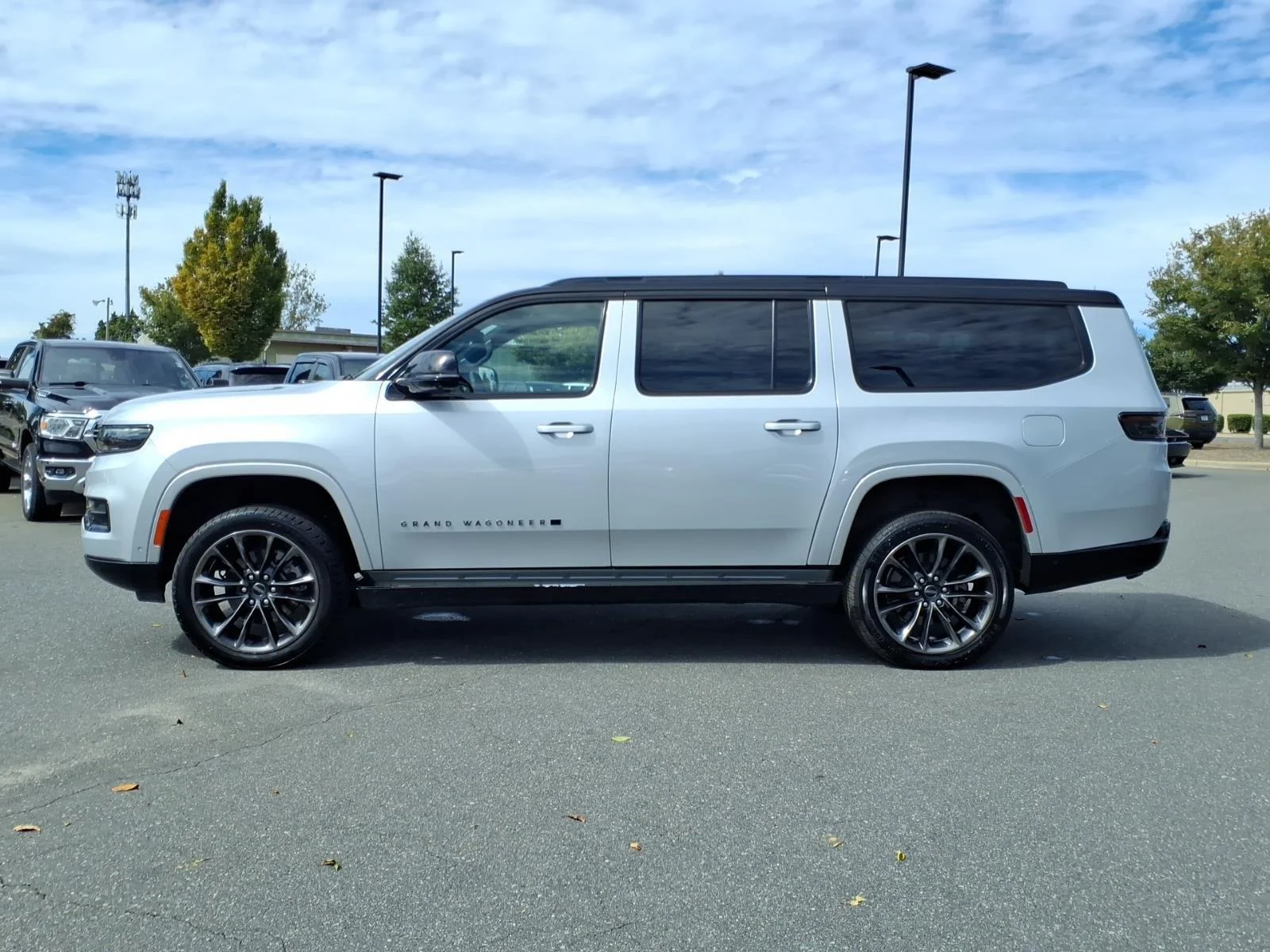 Used 2024 Silver Zynith Jeep Series II image 3