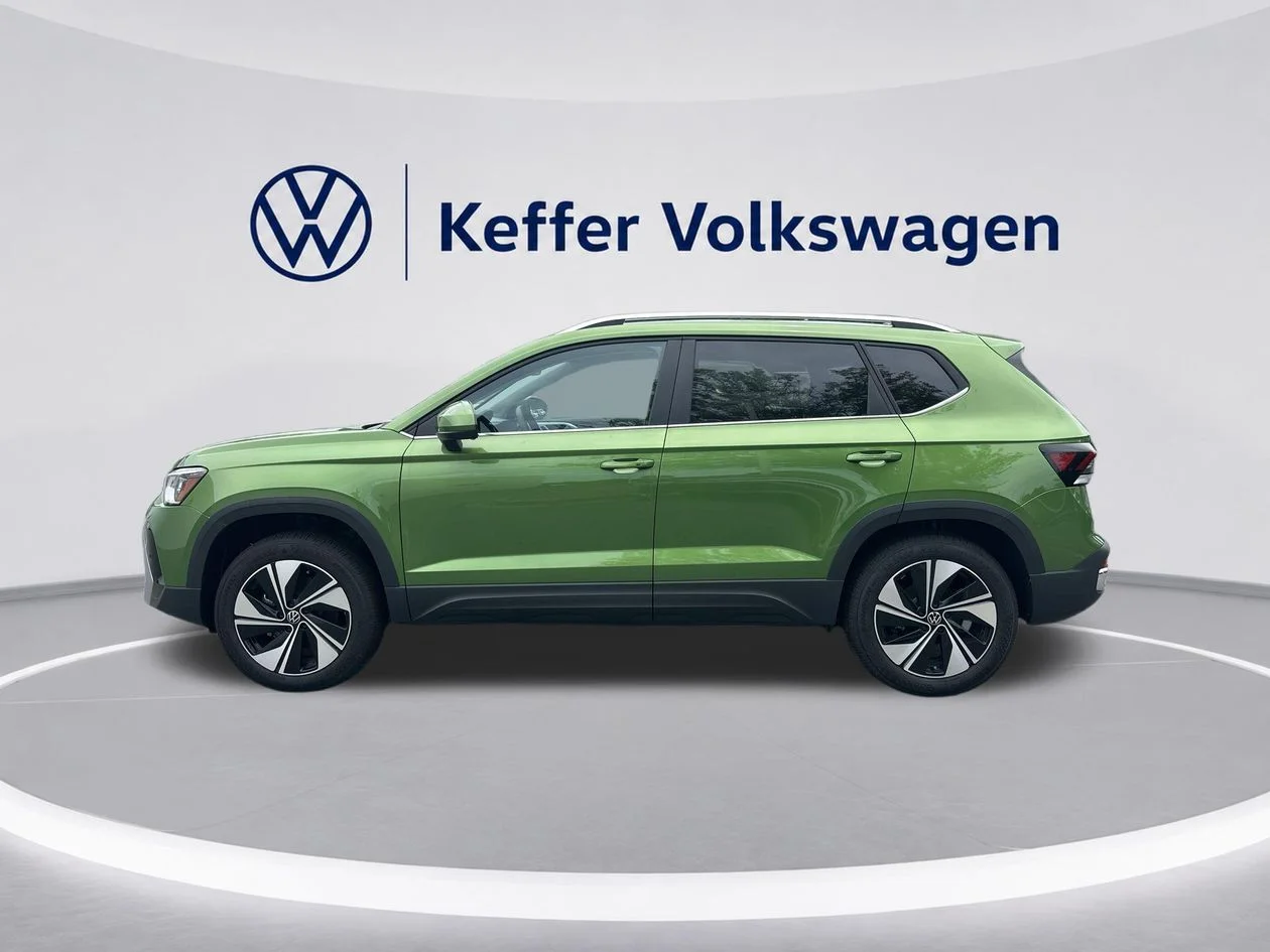 New 2026 Green Volkswagen 1.5T SE image 2