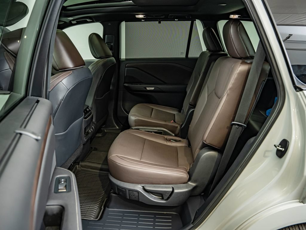 Used 2026 Pearl Lexus 350 Premium image 34