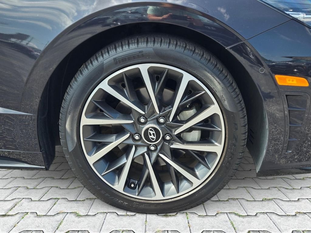 Used 2023 Blue Hyundai Limited image 3