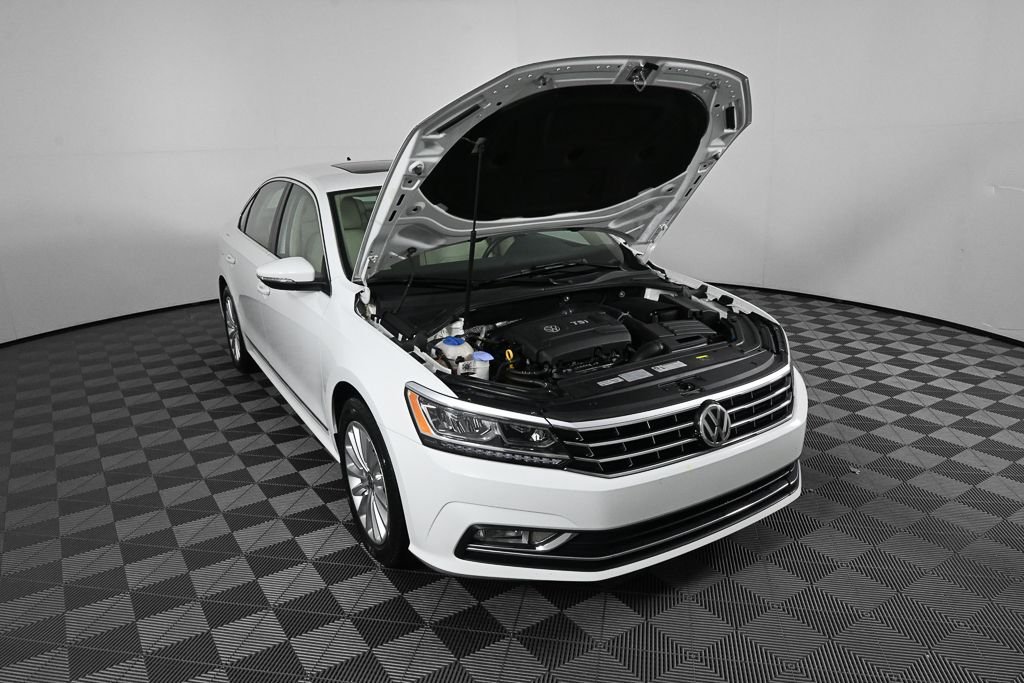 Used 2016 White Volkswagen 1.8T SE image 31