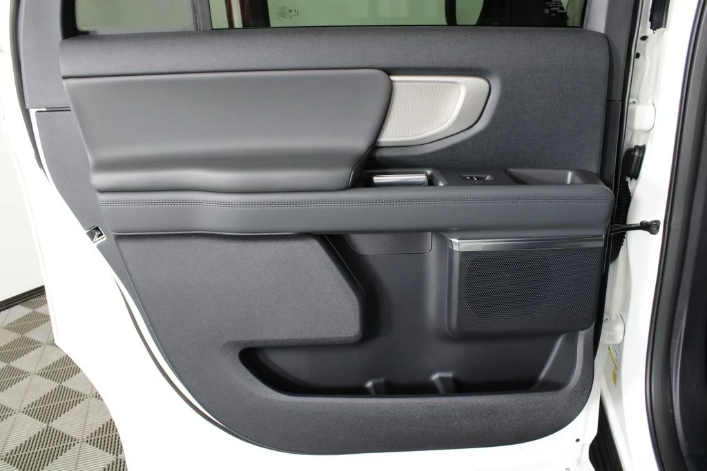 New 2026 Star White Metallic Tri-Coat Ford Active image 14