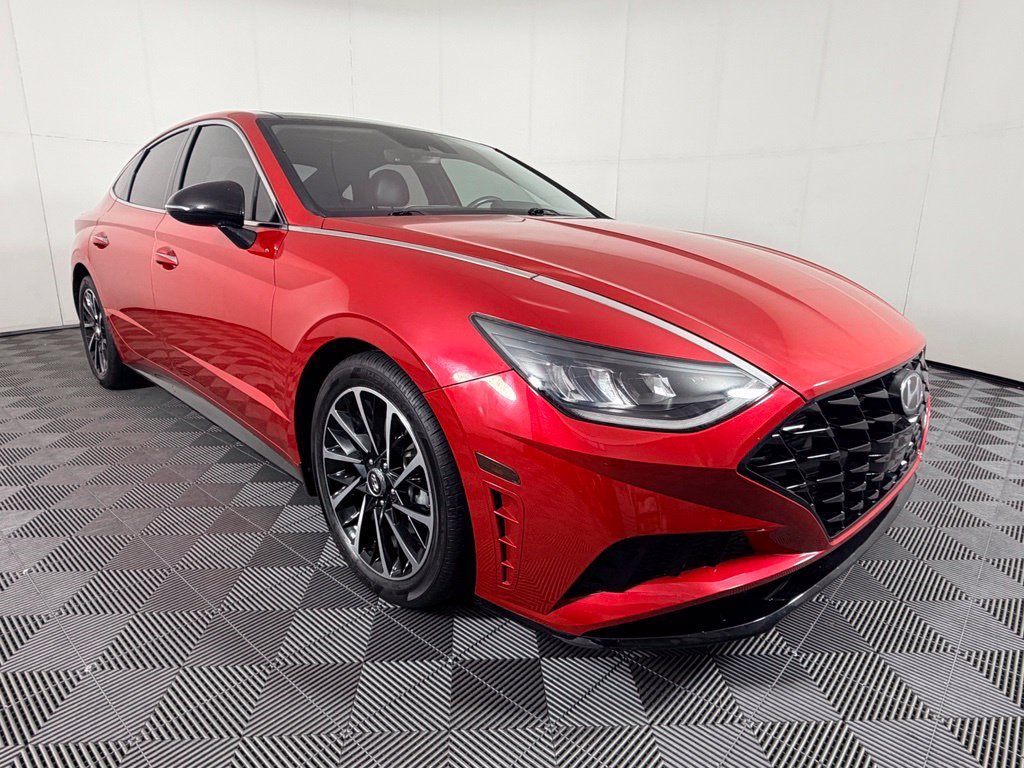 Used 2020 Red Hyundai SEL Plus image 5