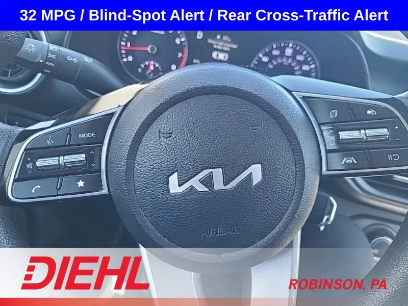 Used 2023 White Kia LXS image 17