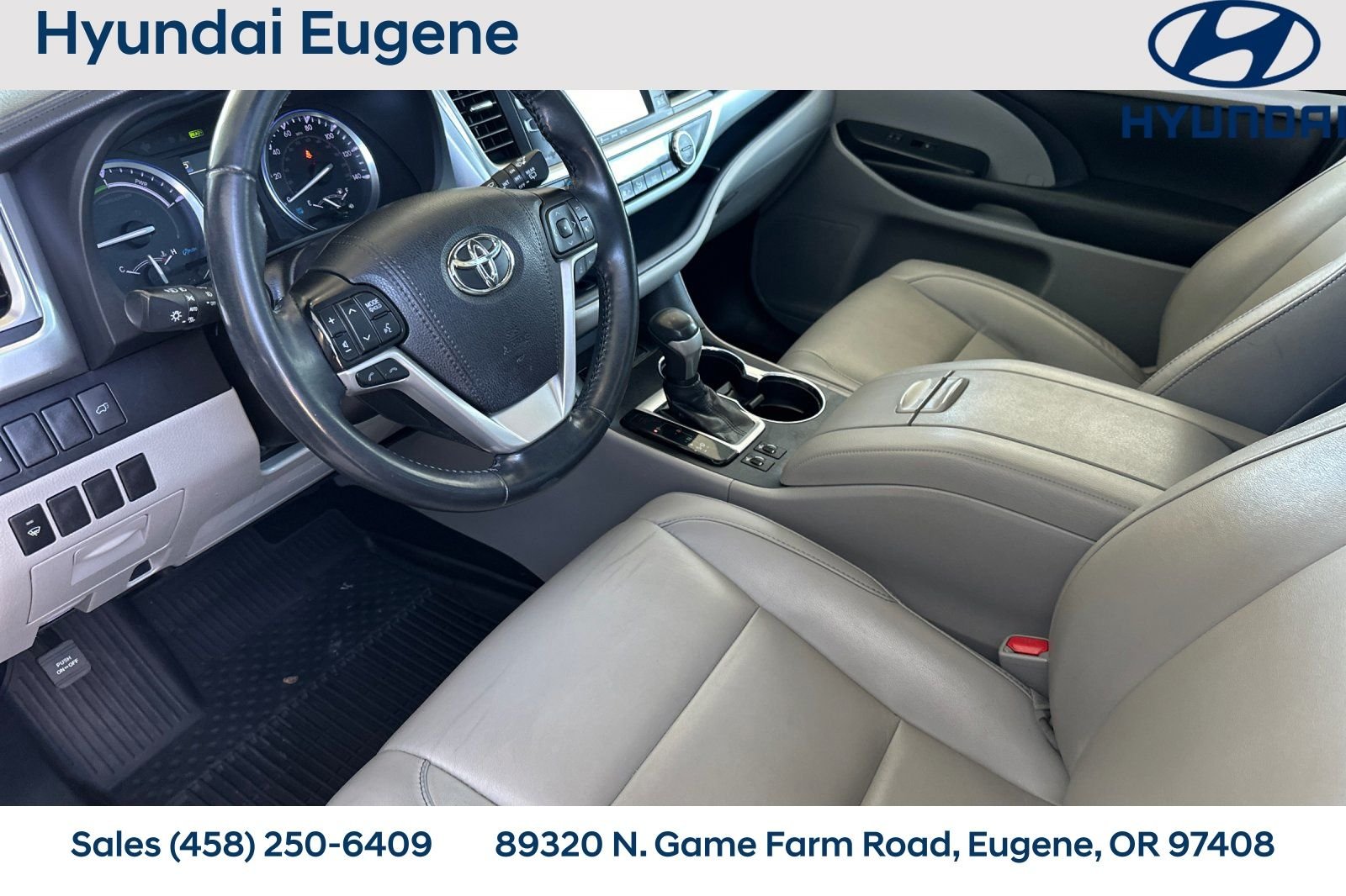Used 2019 White Toyota XLE image 11