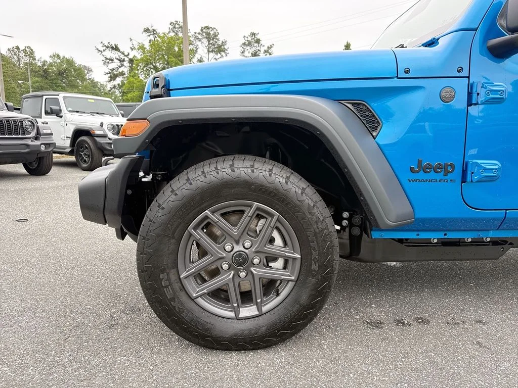 New 2026 Hydro Blue Pearl-Coat Exterior Paint Jeep Sport S image 11
