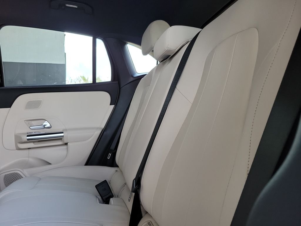 New 2026 Night Black Mercedes-Benz GLA 250 image 9