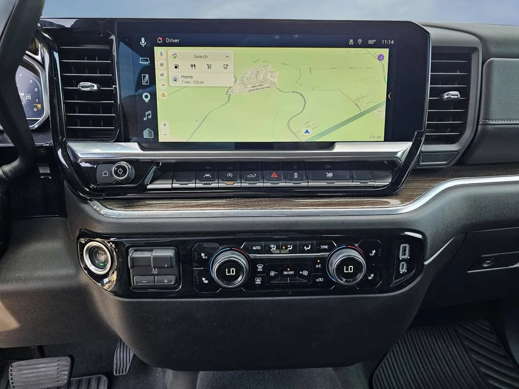 Used 2025 Cypress Gray Chevrolet LT image 24