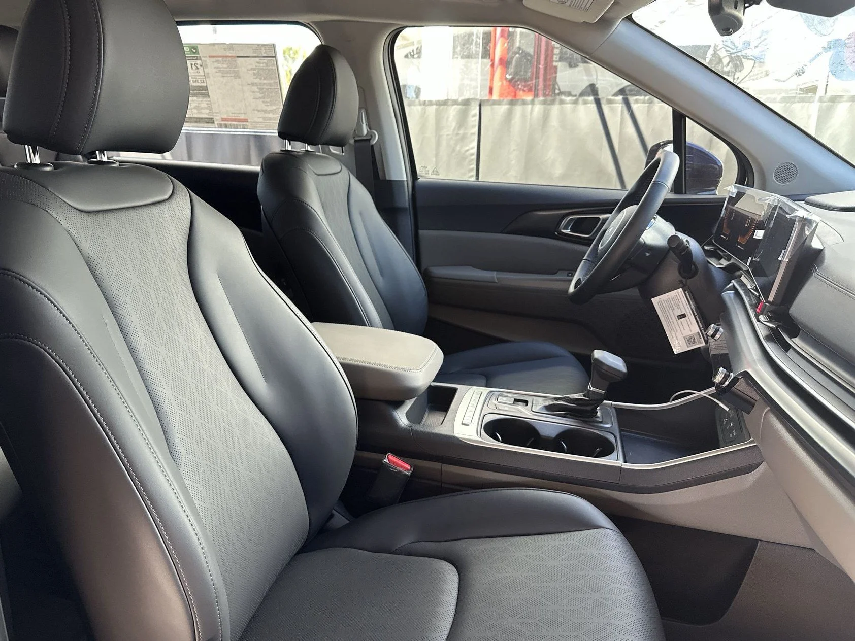 New 2026 Snow White Pearl Kia LXS image 26